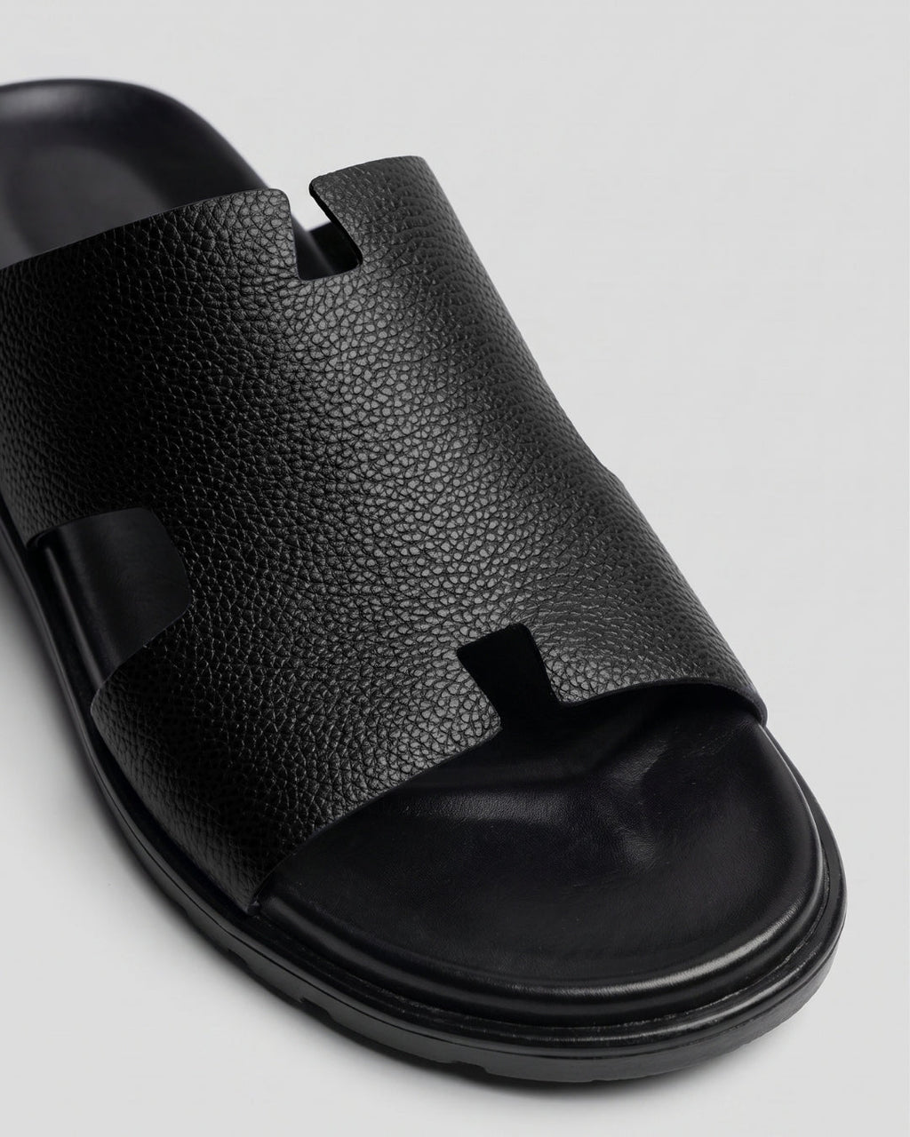 MK H-style Leather Slipper BLK